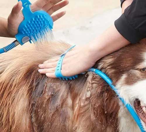 praktična prha za psa